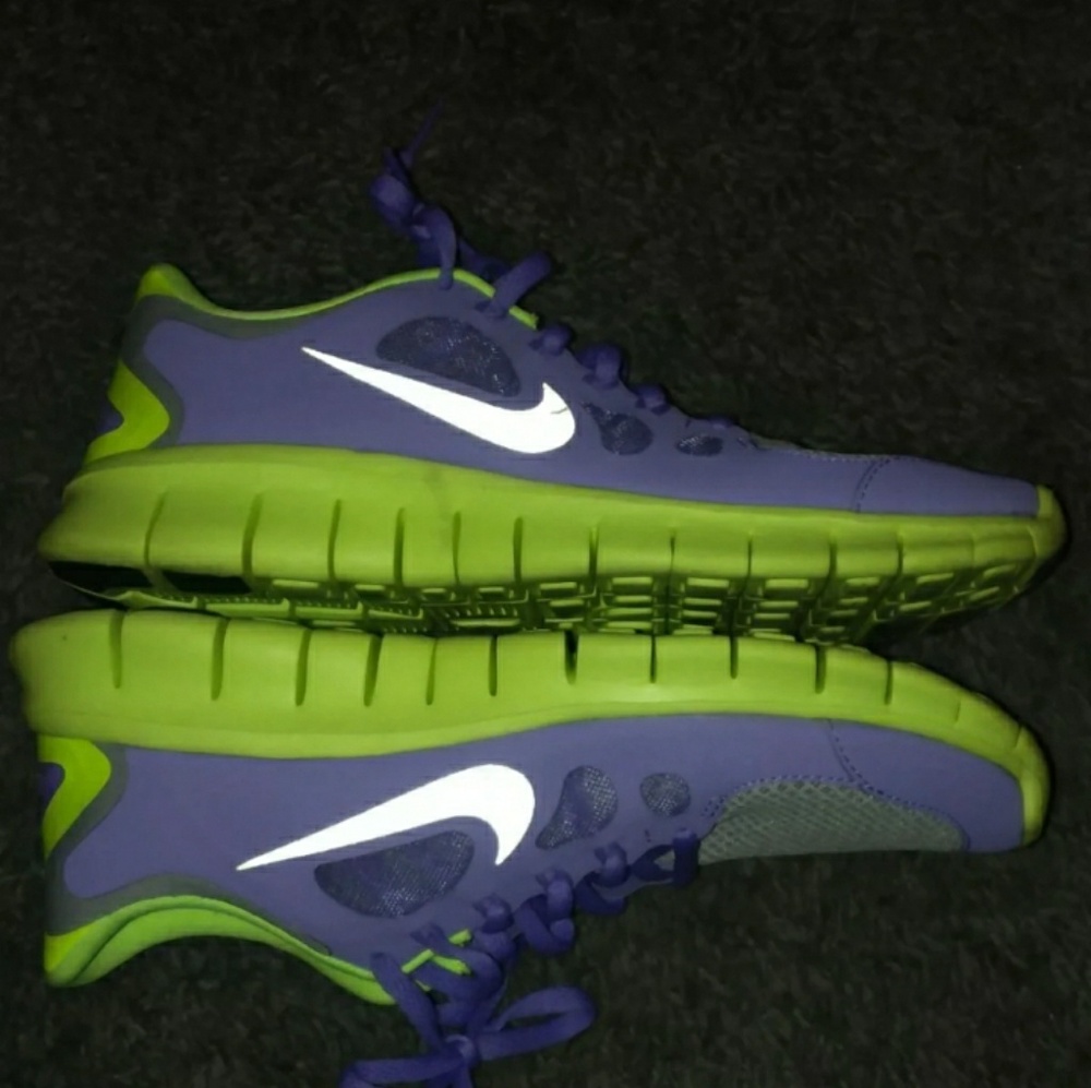 Shoes - Picture 2 of 3